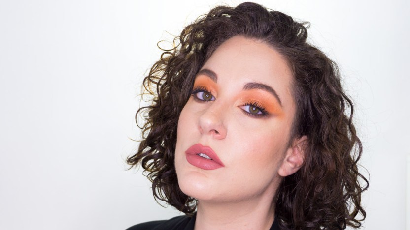 Trucco terracotta, un makeup caldo perfetto per occhi verdi