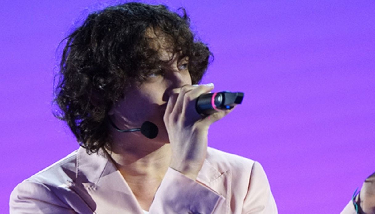 Amici 2021, Sangiovanni in lacrime per Giulia: per noi ha già vinto