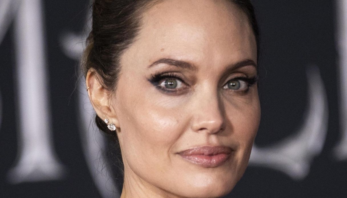 Angelina Jolie, dopo il divorzio Brad Pitt ottiene l’affidamento congiunto dei figli