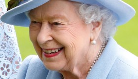 Beatrice di York è incinta: la Regina torna a sorridere