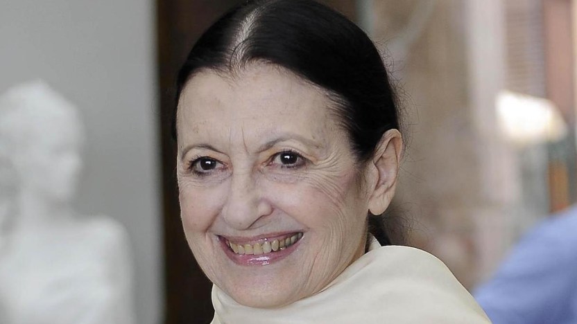 Carla Fracci, il ricordo del figlio Francesco e il dolore del marito