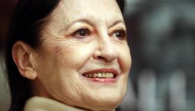 I funerali di Carla Fracci, il dolore inconsolabile dei cari e la commozione di Bolle