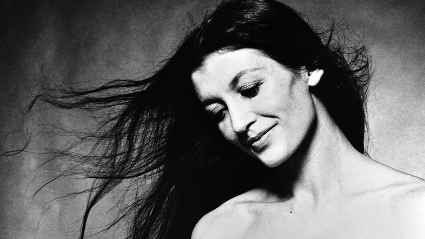 “Grazie per quello che ci hai regalato”: i vip omaggiano Carla Fracci