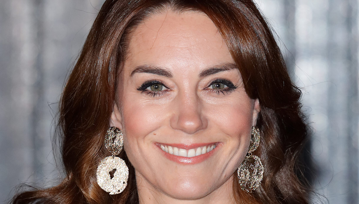 Kate Middleton, le collant da 7 euro per sopportare i tacchi tutto il giorno