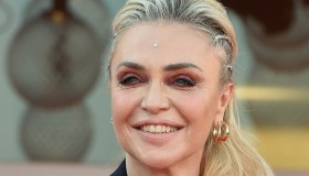 Paola Barale, lacrime per i suoi 55 anni. “Sperti e Raz Degan? Ricordi sbiaditi”