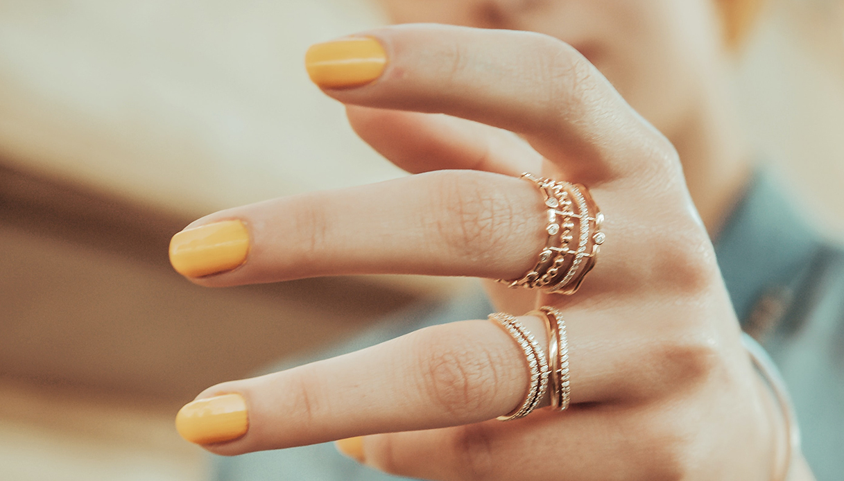 smalto giallo