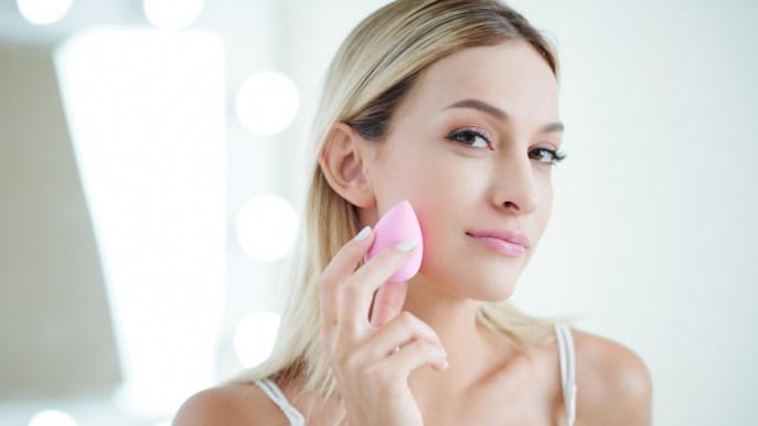 Beauty blender: i suoi “mille” utilizzi e come conservarla al meglio!