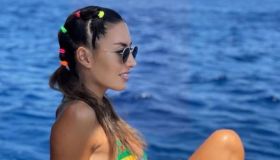 Le regine dell’estate: le vip si sfidano a colpi di bikini. Chi vince?