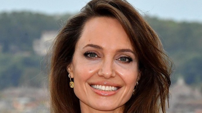 Angelina Jolie volta pagina dopo Brad e rivede l’ex marito Jonny Lee Miller