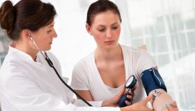 Pressione: cos’è, come misurarla e i valori per fascia di età