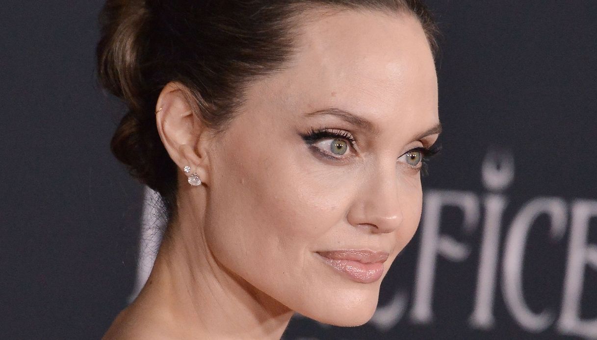 Angelina Jolie, chi è il suo ex Jonny Lee Miller con cui si consola