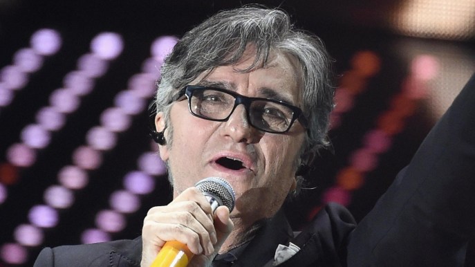 Gaetano Curreri, malore sul palco per il cantante degli Stadio: come sta