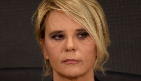 De Filippi preoccupata per il figlio: “È tornato single, ha preso una brutta batosta”