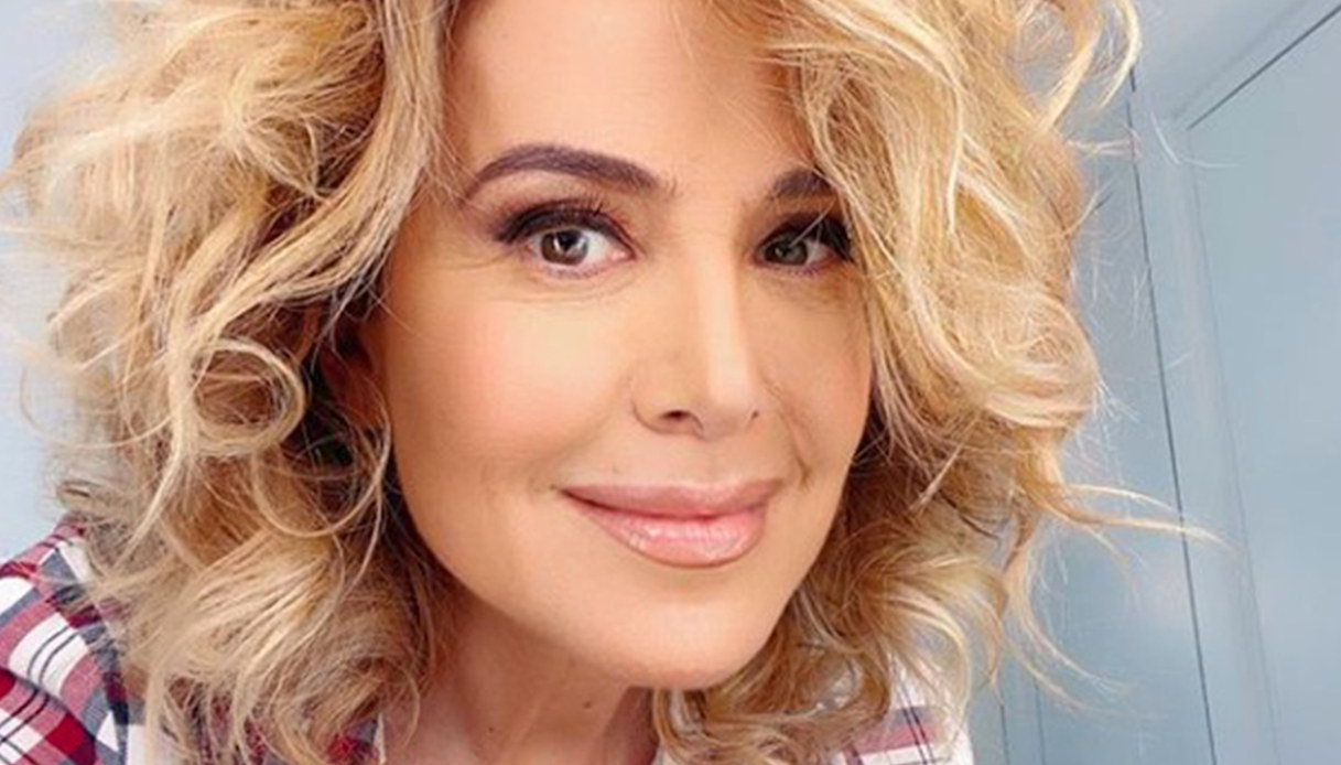 Barbara d’Urso indossa il tricolore e sposa due amici: la storia di Filippo e Annalia