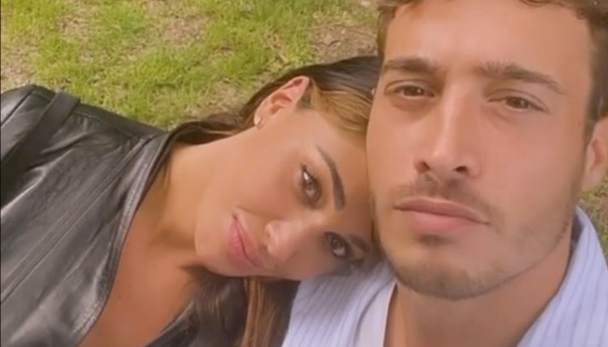 Belen, la prima foto di famiglia con Antonino e Luna su Instagram