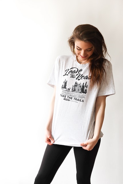 Outfit con la t-shirt bianca: ecco 4 idee di look
