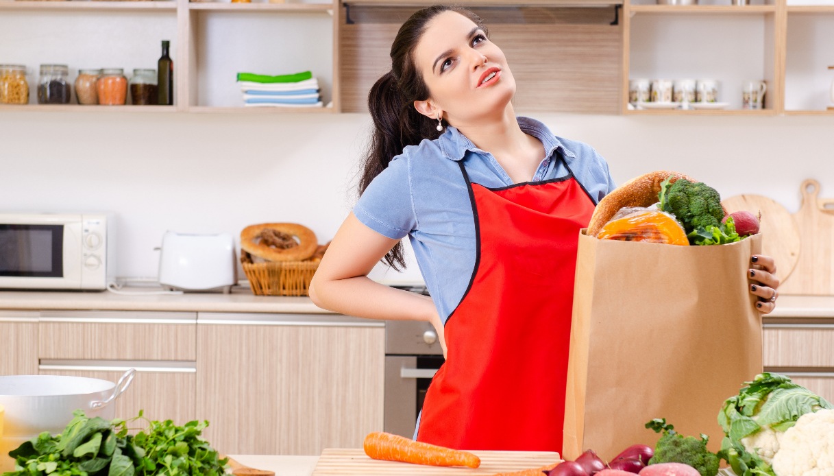 Come mantenere una postura corretta mentre si cucina