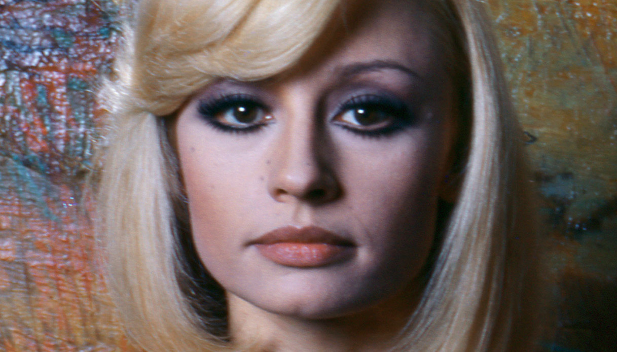 Raffaella Carrà, l’ultima telefonata a Malgioglio e le sue canzoni leggendarie