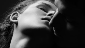 Sex/Life: è davvero necessario scegliere tra amore e passione?