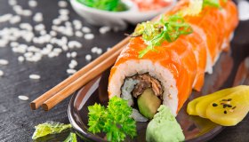 Pesce crudo e anisakis: come prevenire l’anisakidosi