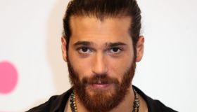 Can Yaman, polemiche sulla sua vacanza a Belgrado: cosa è successo