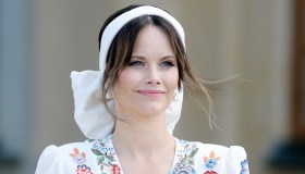 Reali di Svezia, famiglia riunita per il battesimo di Julian. E Sofia osa con i fiori