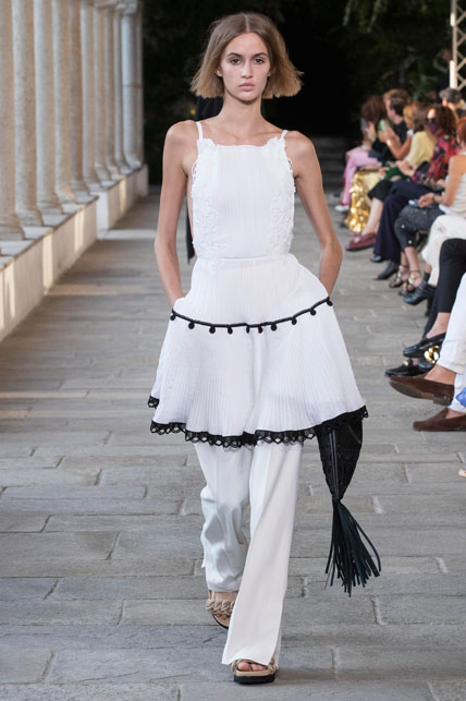 Il pizzo di Alberta Ferretti