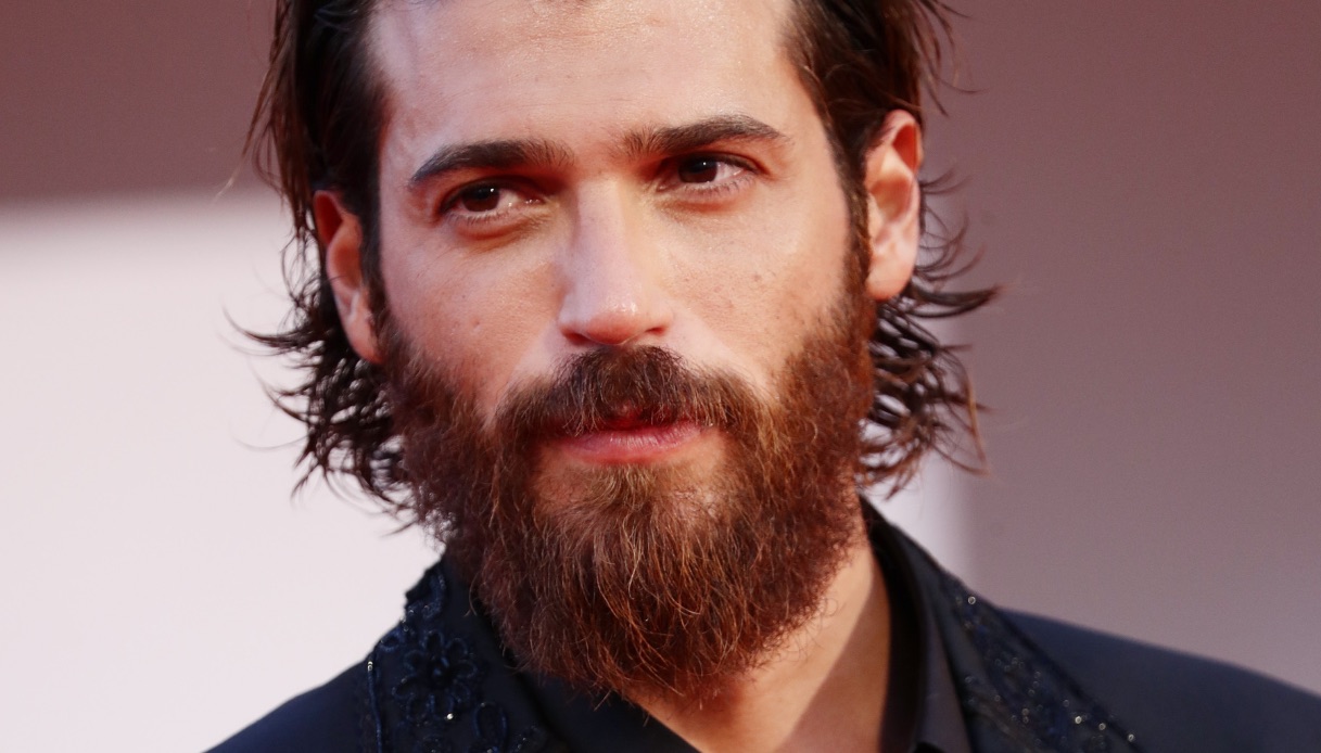 Venezia, Can Yaman conquista il Lido e dimentica Diletta Leotta