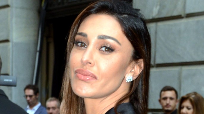 Belen ancora più bella, su Instagram con Luna Marì tra le braccia