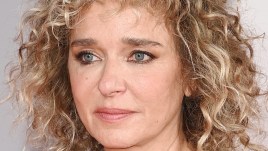 Venezia 2021, Valeria Golino: scollatura profonda ed eleganza smisurata