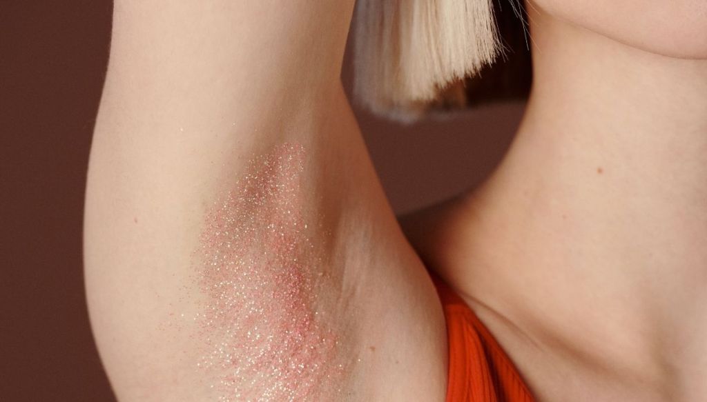 ascella glitter irritazione