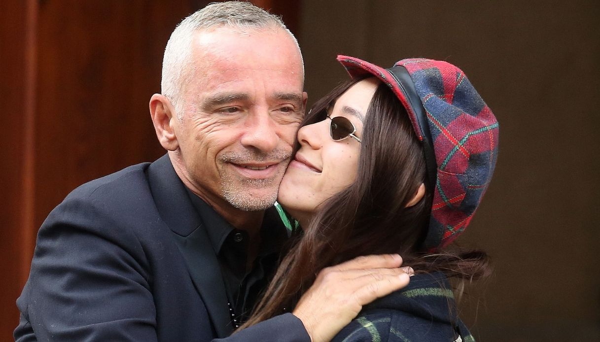 Ramazzotti, compleanno insieme ai figli: Aurora tenerissima con papà
