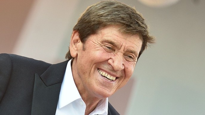 Morandi si racconta da Costanzo: l’incidente e il rapporto speciale con i figli