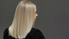 Come si usa lo shampoo viola sui capelli biondi