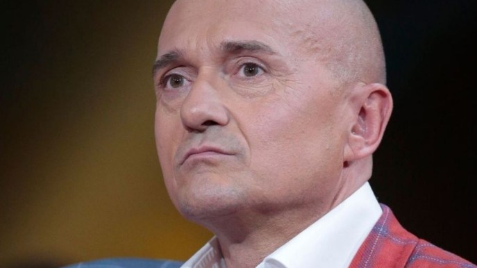 GF Vip 6, Alfonso Signorini è (di nuovo) nel mirino delle polemiche
