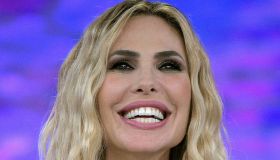 Star in the star, Ilary Blasi audace per la finale: osa con la scollatura (e vince)