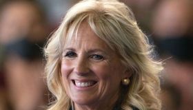 Jill Biden dal Papa, tailleur maculato e velo in pizzo nero