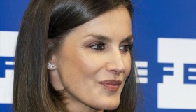 Letizia di Spagna, meraviglia in verde: la gonna di broccato è un’opera d’arte
