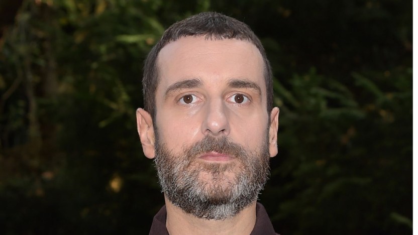 Pechino Express, perché Costantino della Gherardesca è in sedia a rotelle