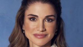 Rania di Giordania favolosa in denim: ci insegna come si portano i jeans