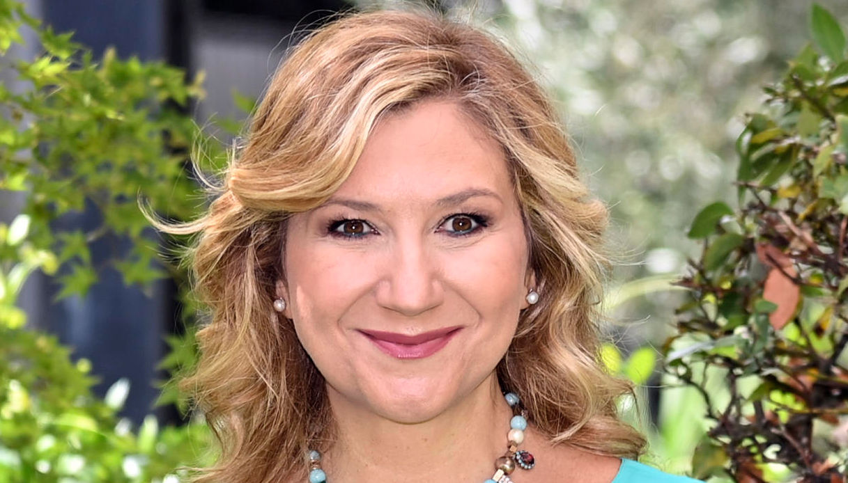 Serena Bortone sostituisce Memo Remigi: cosa succede