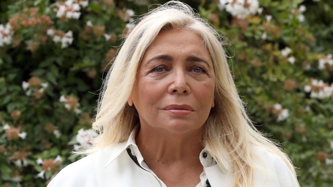 Domenica In, paura per Mara Venier: cade e lascia il timone a Pretelli