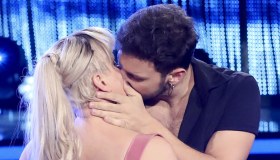 Arisa e Vito Coppola, come stanno le cose tra loro dopo il bacio