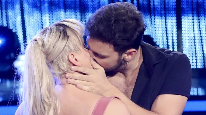 Arisa e Vito Coppola, come stanno le cose tra loro dopo il bacio