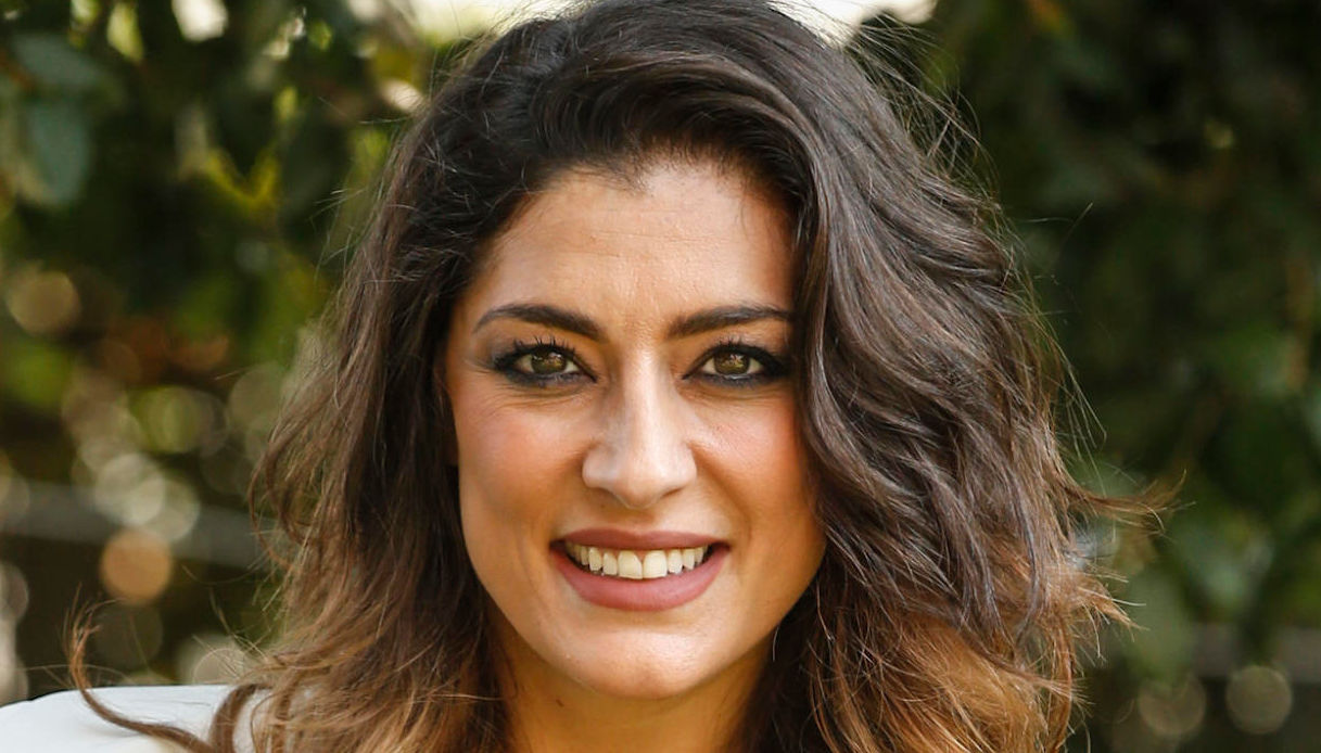 Elisa Isoardi in forma perfetta con il costume intero su Instagram