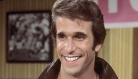 Fonzie, all’asta il mitico giubbotto: quanto vale e cosa fa oggi Henry Winkler