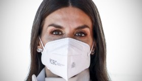 Letizia di Spagna affascina Mattarella con l’abito in tweed del mistero