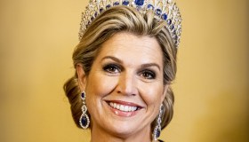 Maxima d’Olanda sfida Kate Middleton: diadema con 655 brillanti e abito scintillante