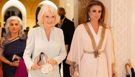 Rania di Giordania, abito caftano superlativo. E Camilla in verde pastello