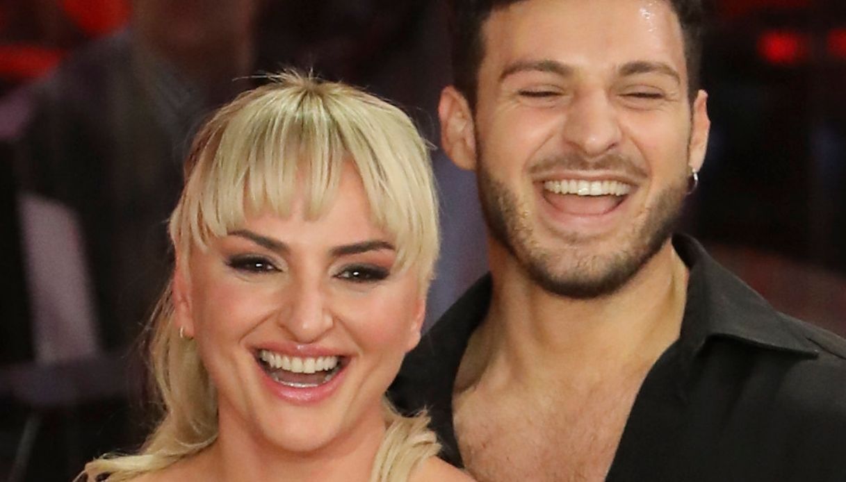 Arisa e Vito Coppola insieme su Instagram: il messaggio ai fan